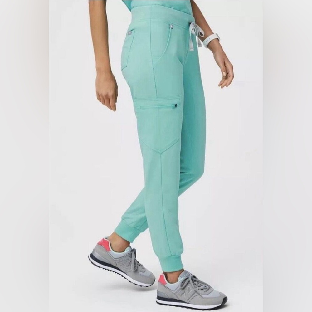 FIGS Zamora Jogger Scrubs | Fresh Aqua | Large